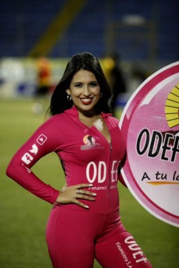 FOTOS: Las hermosas chicas que se robaron las miradas en las semifinales