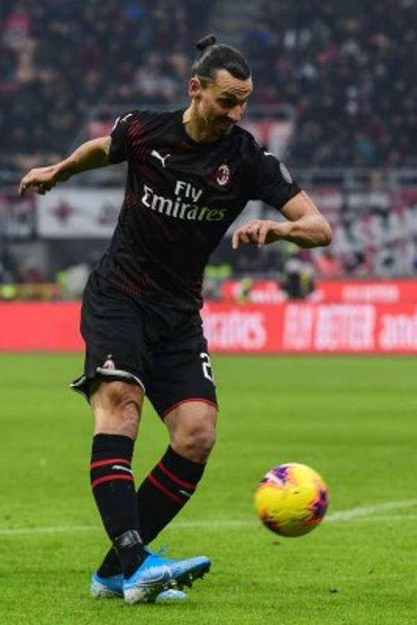 Así fue debut de Zlatan Ibrahimovic con el AC Milan en Italia: Muchas risas y locura en las gradas