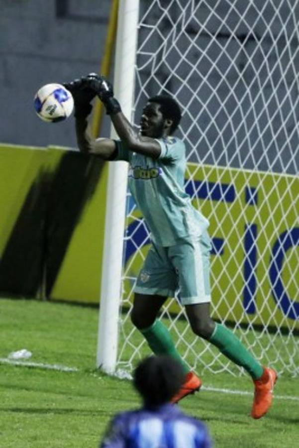 Mercado: Vida se arma hasta los dientes, Motagua ficha dos ex Olimpia y Óscar Salas está de regreso