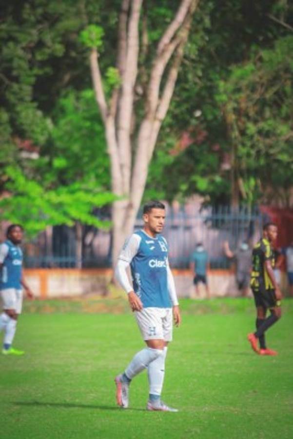 ¡Una mesa de billar! Es considerada como una de las mejores canchas de grama natural en San Pedro Sula