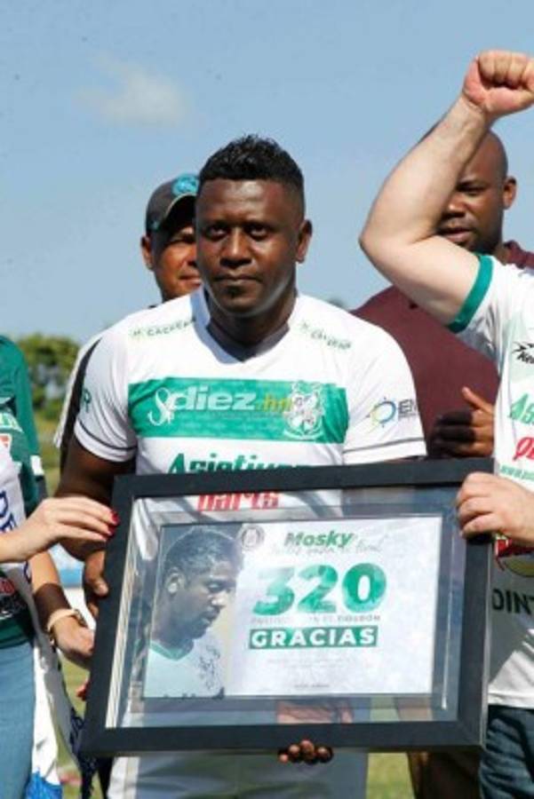 ¡Adiós capitán! Edgar Álvarez se despide del fútbol profesional con tremenda ovación