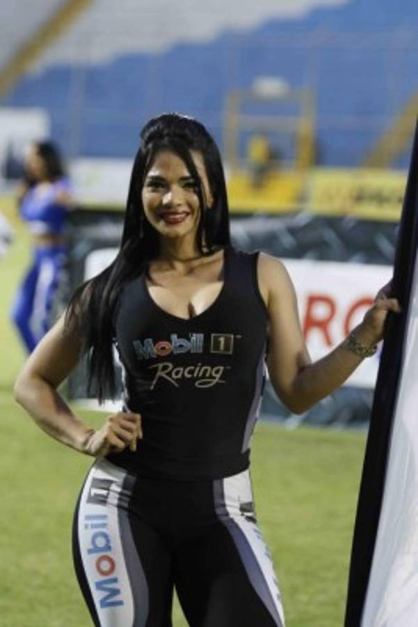 ¡Cositas! Las hermosas chicas que dejó el clásico Real España-Olimpia en el Morazán