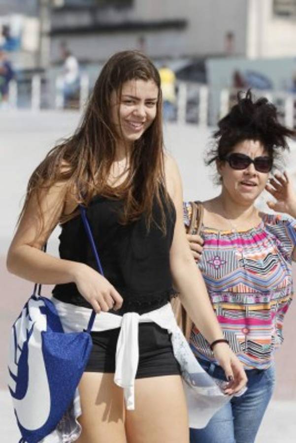 FOTOS: Las bellas chicas que calientan el juego Honduras-Portugal