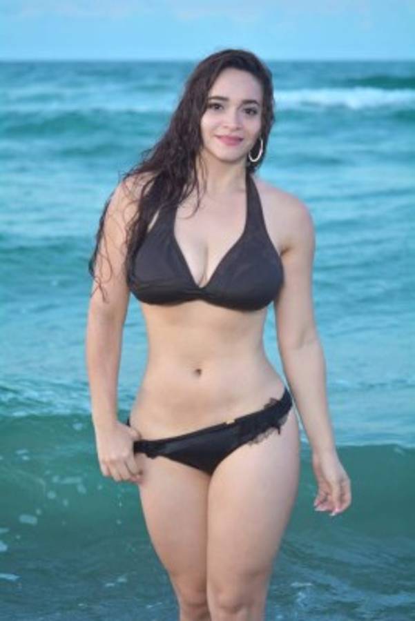 EN FOTOS: Yerlis Camacho, la espectacular colombiana que radica en La Ceiba