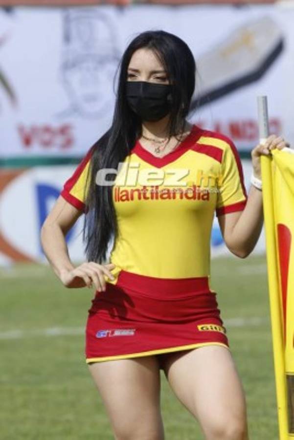 ¿Qué guardó en su falda? Las bellezas que robaron miradas en el Yakel en el arranque de la Fecha 13