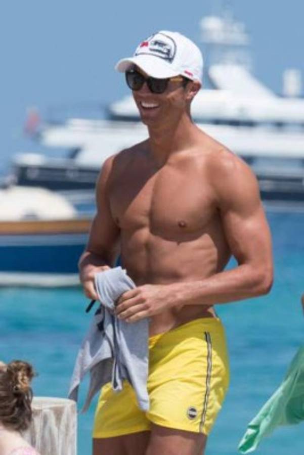Las excéntricas vacaciones de Cristiano Ronaldo y sus amigos