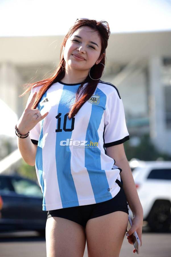 La carnita asada de los catrachos, el Lamborghini y la tremenda manta a Maradona: Ambientazo previo al Honduras vs Argentina