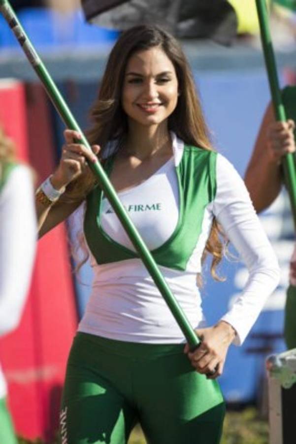 ¡MAMACITAS! En México dejan de ver los partidos por estas hermosas distracciones