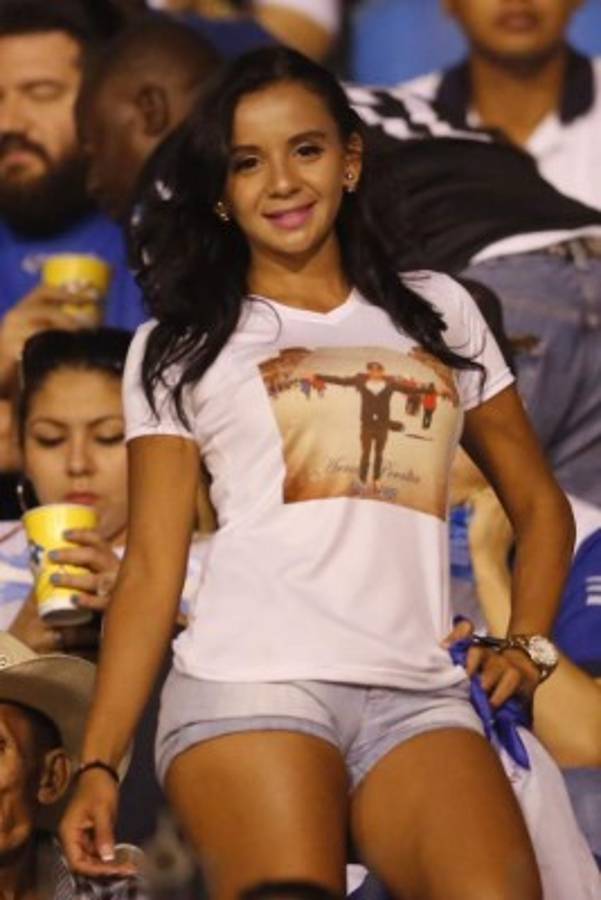 La belleza hondureña que se hizo presente en el estadio Olímpico