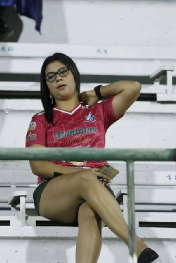 ¡Unas bellezas! Las chicas que enamoraron en el Morazán y Excélsior por Liga Nacional