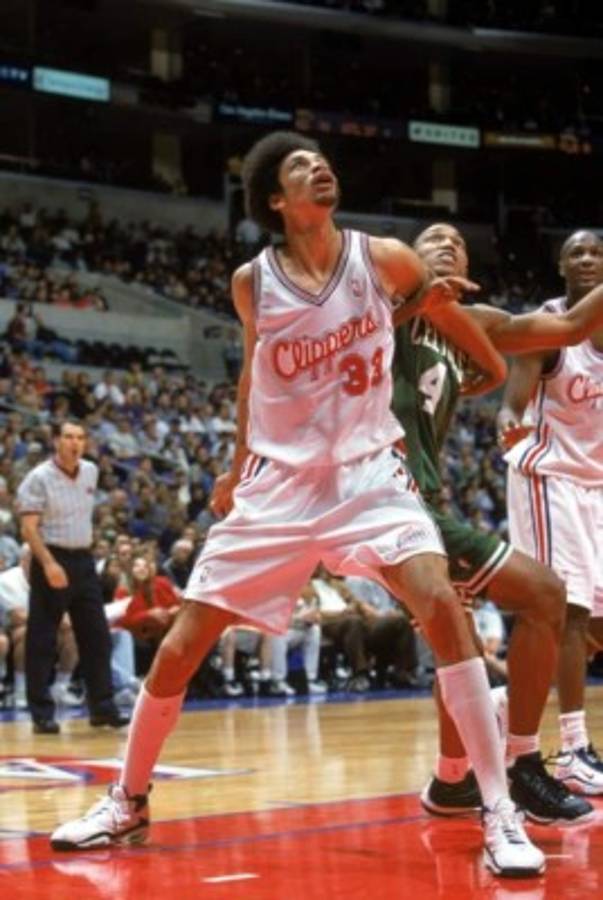 Conoce a los jugadores más altos en la historia de la NBA