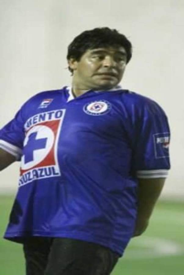 ¡Impensable! Famosos que han vestido playeras de equipos mexicanos