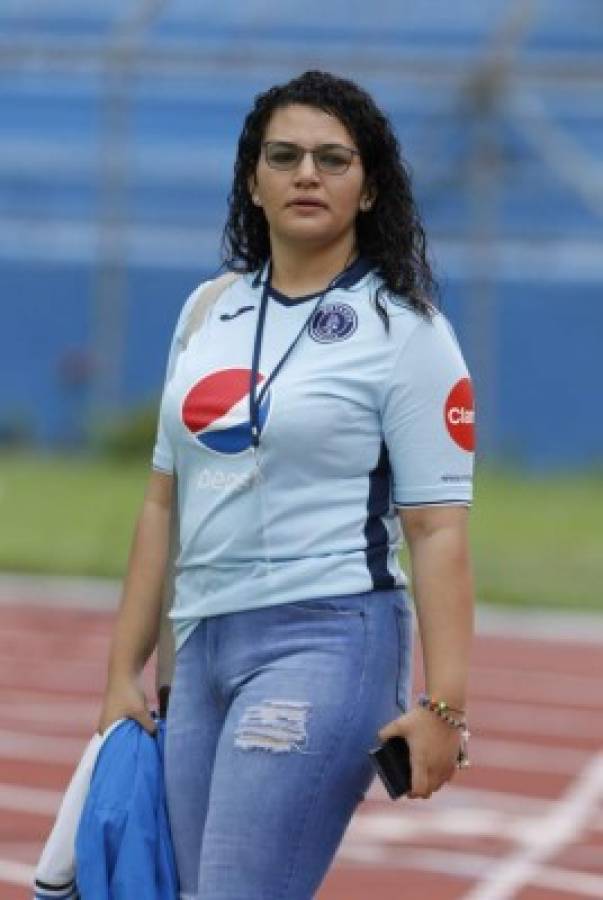 Las lindas chicas que robaron suspiros en el clásico Olimpia-Motagua en el Olímpico