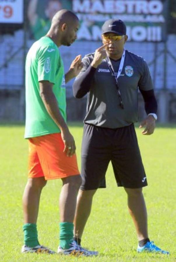 FOTOS: Así vivió Carlos Pavón su primer amistoso como asistente en Marathón