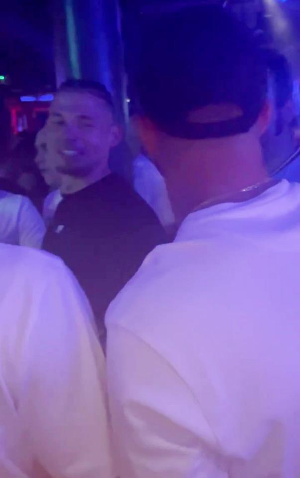 La loca fiesta del City: Haaland en pijama con su novia, Julián pone ebrio a Grealish y la hija de Pep se roba las miradas