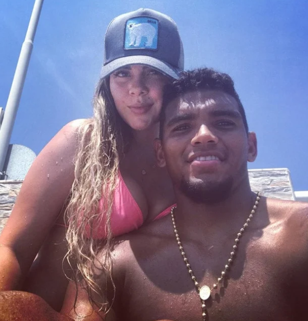 Le filtraron una foto íntima con su esposa y aclara la situación: “Hemos recibido intentos de extorsión”