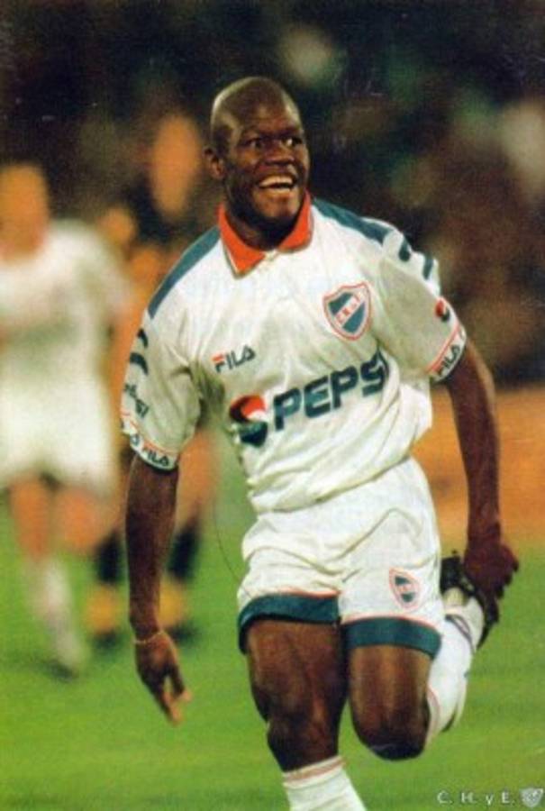 Clubes del extranjero que le dieron otra oportunidad a un hondureño