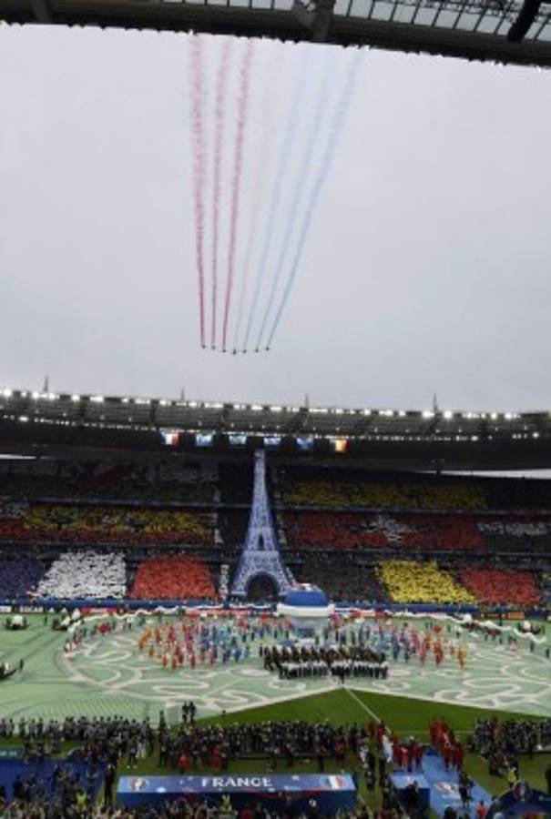 Así fue la espectacular inauguración de la Eurocopa de Francia 2016
