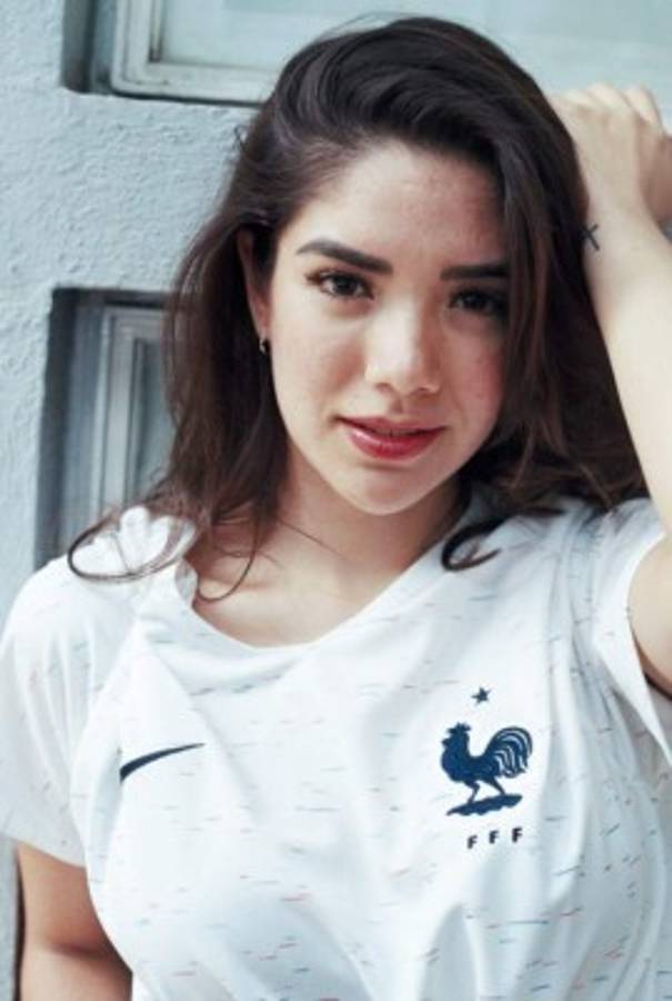 ¡Corazón dividido! La guapa presentadora mexicana, Mich Pérez, no sabe a quién apoyar en la final