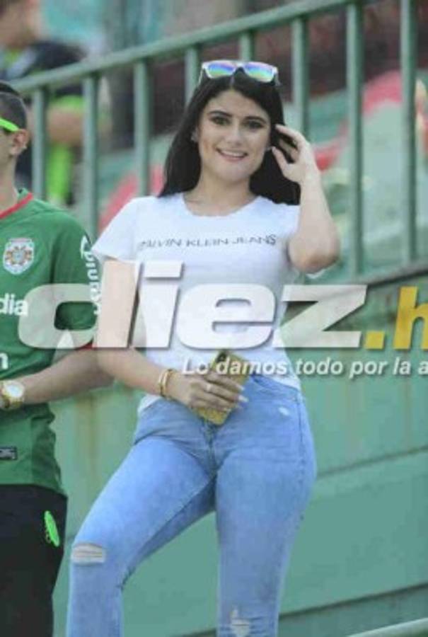 ¡Bellísimas! El Clásico entre Marathón y Real España se llena de lindas chicas