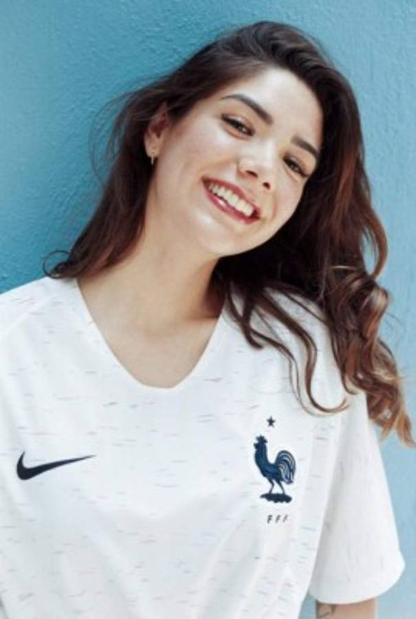 ¡Corazón dividido! La guapa presentadora mexicana, Mich Pérez, no sabe a quién apoyar en la final