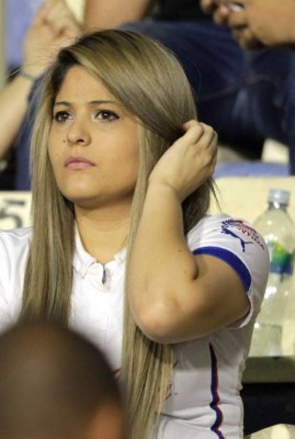 FOTOS: Las hermosas chicas que se robaron las miradas en las semifinales