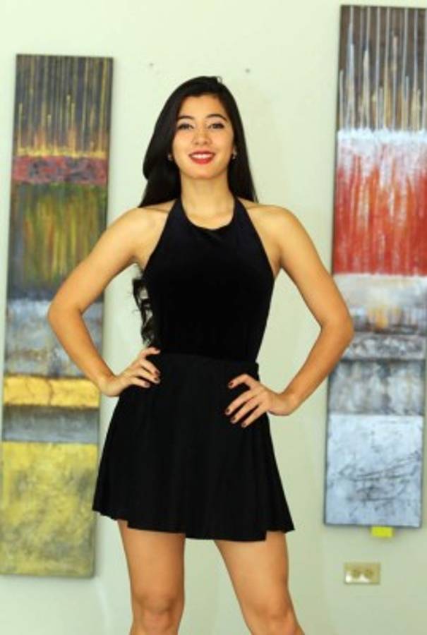 ¡BELLEZA! Así es Carolina Vaquedano, la chica que engalana 180 grados