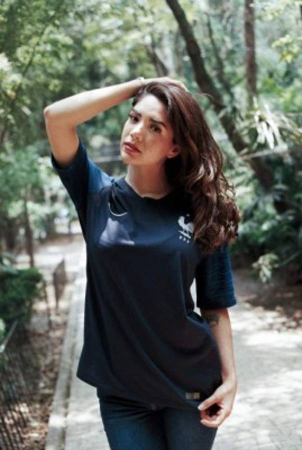 ¡Corazón dividido! La guapa presentadora mexicana, Mich Pérez, no sabe a quién apoyar en la final