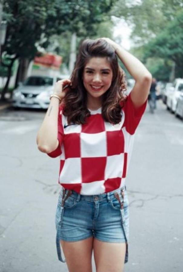 ¡Corazón dividido! La guapa presentadora mexicana, Mich Pérez, no sabe a quién apoyar en la final