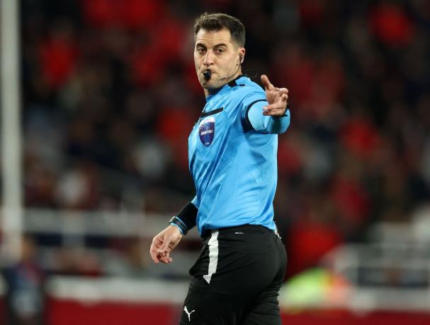 Terror en Argentina: graves heridos tras violentos ataques en el Independiente-U de Chile; aficionado saltó al vacío