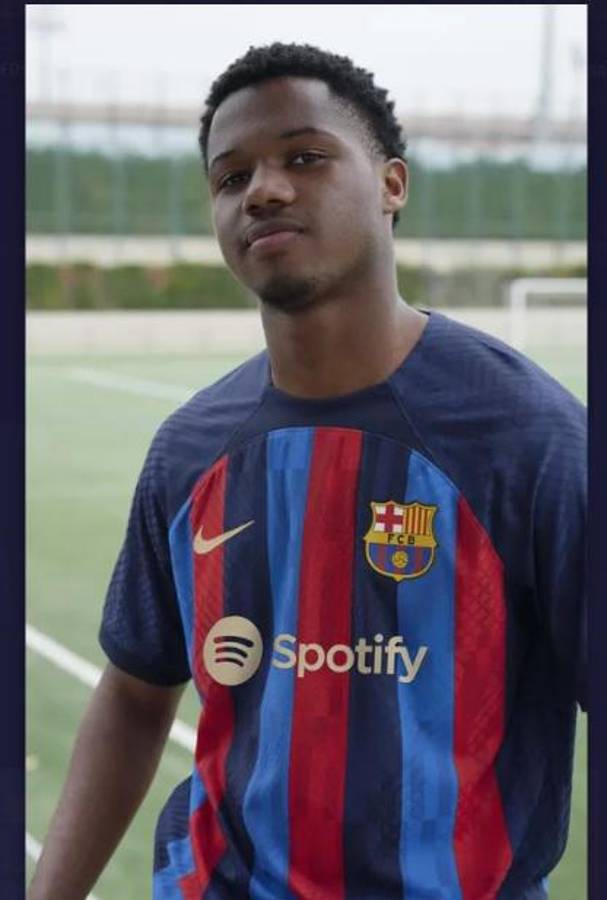 Así es la nueva equipación del FC Barcelona inspirada en los Juegos Olímpicos de 1992 y estrena nuevos logos