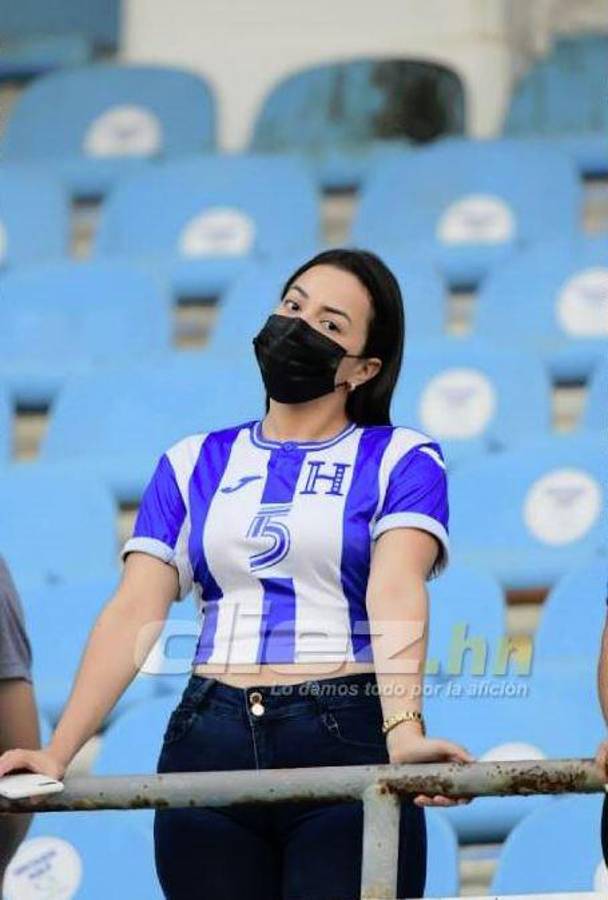 ¡Faltó todo menos belleza! Así lucieron las hermosas mujeres que engalandonaron el vacío estadio Olímpico