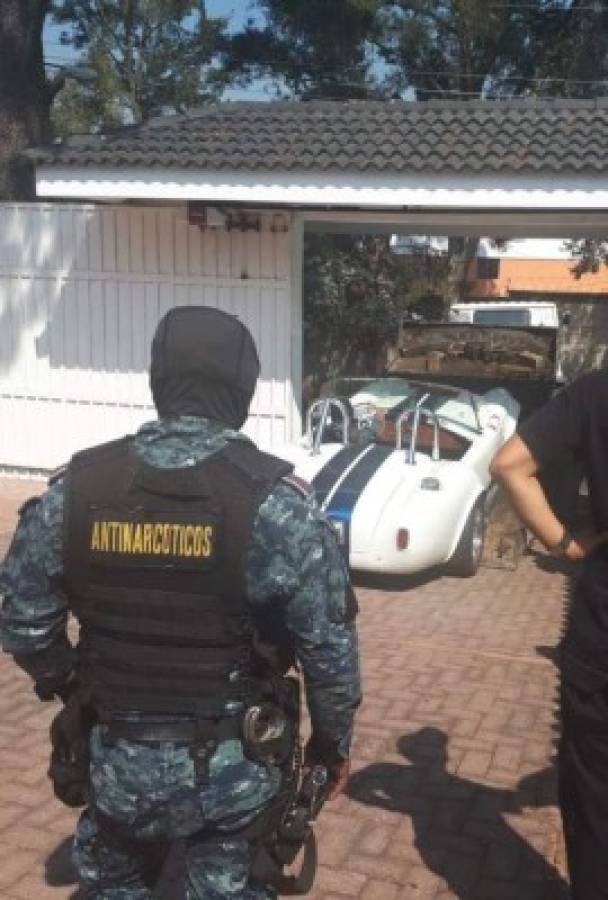 Los lujosos autos que decomisaron a narcotraficantes en operativos en Guatemala