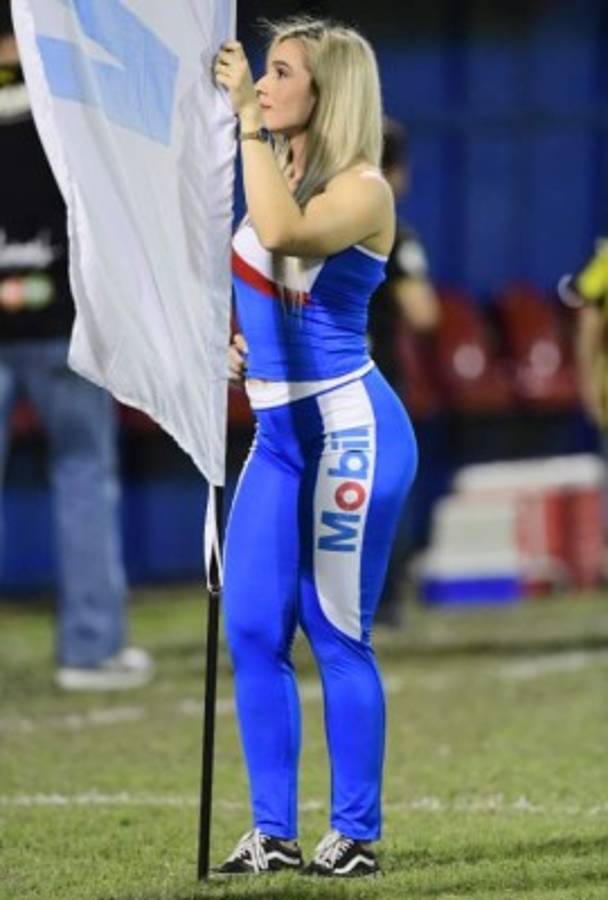 Juego de Real España ante Platense se llena de lindas chicas en el Morazán