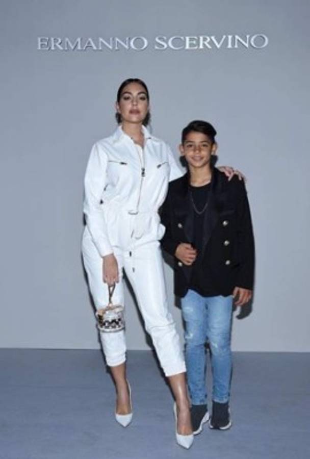 Sin Cristiano Ronaldo y con un gran sustituto, Georgina Rodríguez brilló en el Milan Fashion Week