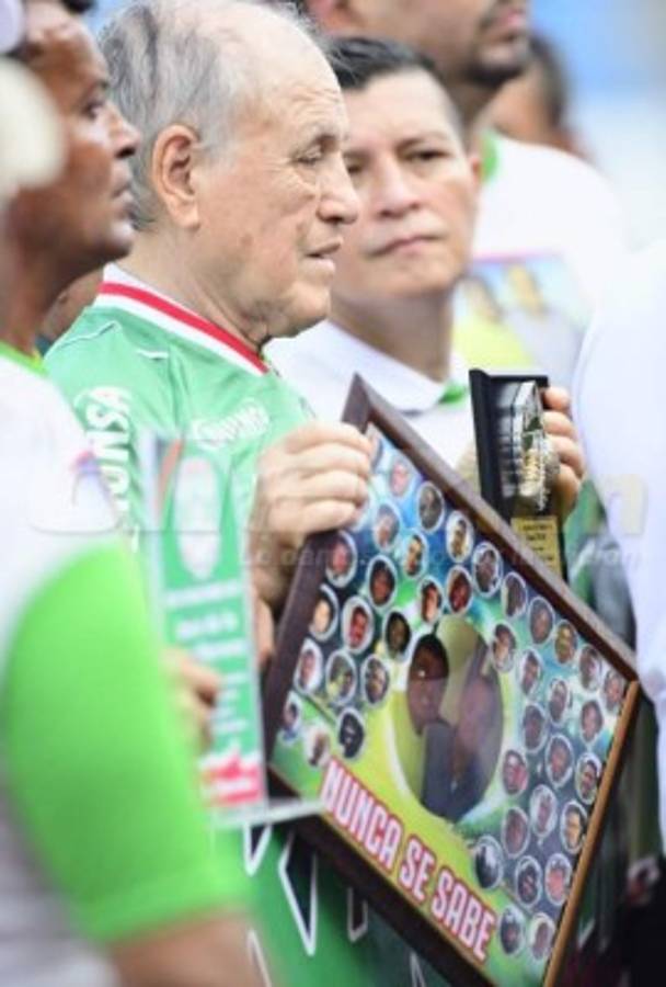 En fotos: Chelato Uclés se emociona en lindo homenaje que le realizó Marathón  