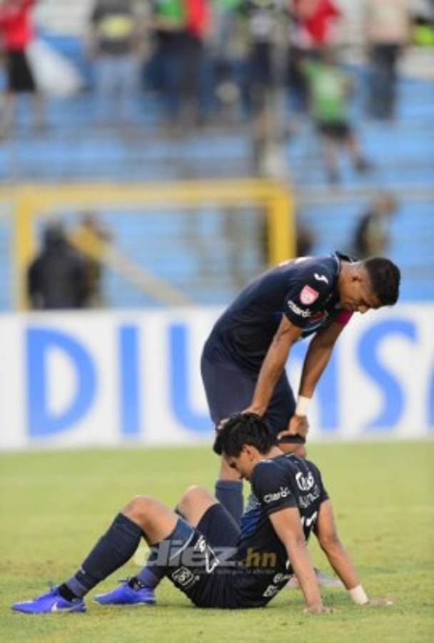 Héctor Vargas pierde la cabeza y es expulsado; la tristeza de Maldonado y los contratistas en el Olímpico