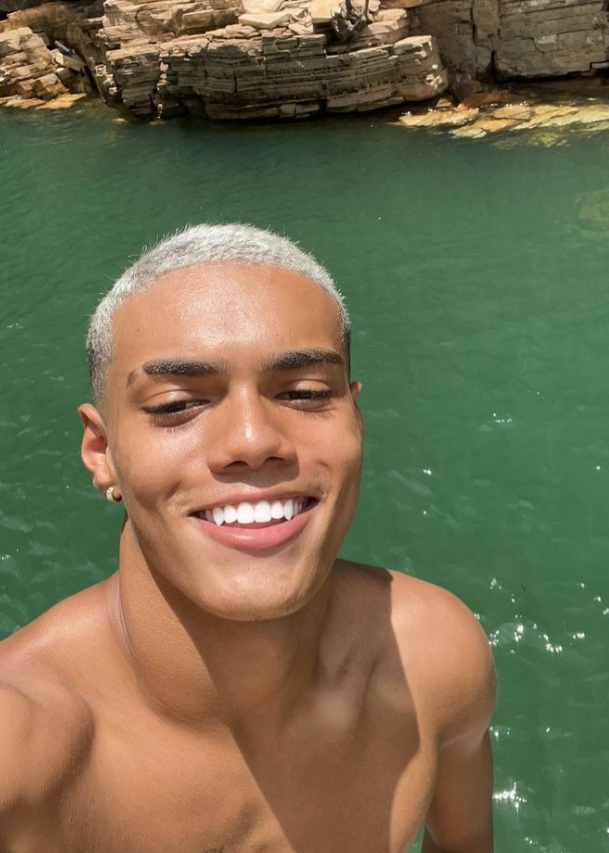 ¿Salió como su padre? Así es la vida del único hijo de Ronaldinho y su impresionante cambio físico