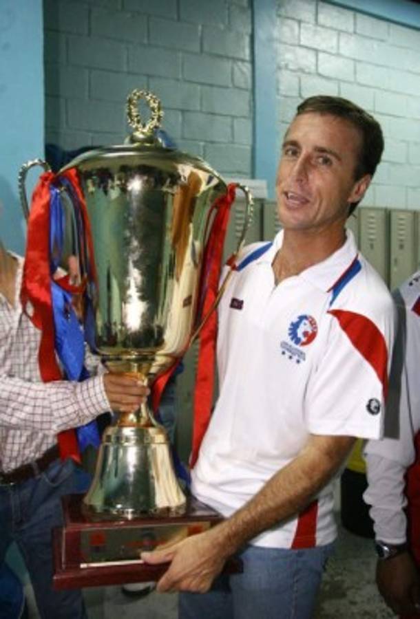 Historia blanca: Los 19 técnicos que lograron campeonatos de Liga Nacional con Olimpia