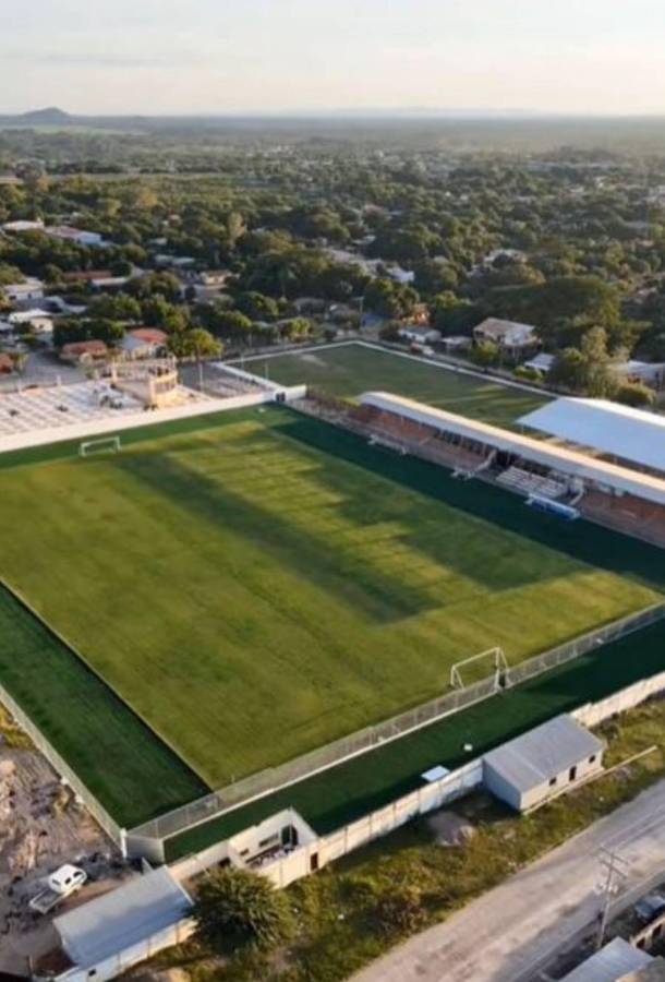 ¡Será una alfombra! Así está quedando el estadio Fausto Flores Lagos de Choluteca con su remodelación