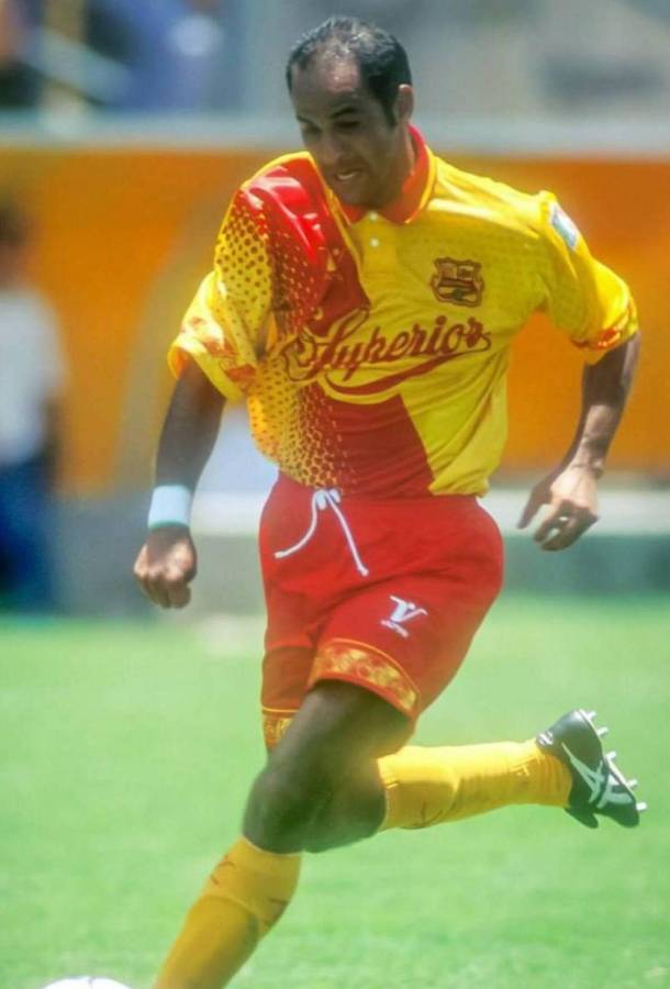 ¿Quién es el Fantasma Figueroa, el polémico técnico que quiere dejar a Honduras sin Mundial?: llamó estúpido a un periodista y su resentimiento