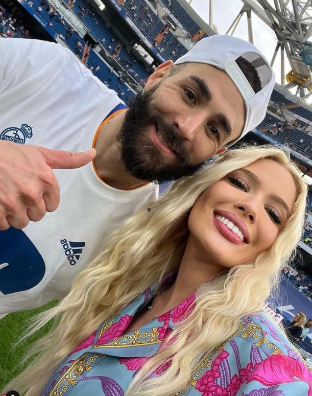 Las novias de los cracks del Real Madrid deslumbran en el Bernabéu: Besos, fotos y la novia de Militao se puso “coqueta”