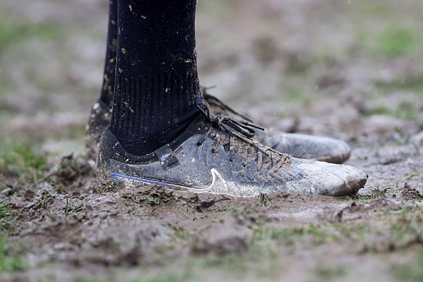 El partido de la FA Cup que se disputó en una tremenda lodacera: Esto es una vergüenza