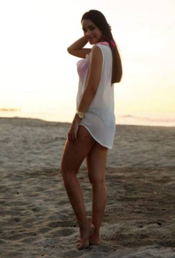 Las infartantes fotografías de Katherine Perla, la modelo ceibeña que se derrite por Kaká y CR7