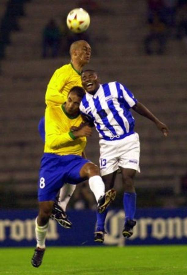 El 11 ideal de 'Tyson' Núñez de la Selección de Honduras con jugadores con los que compartió