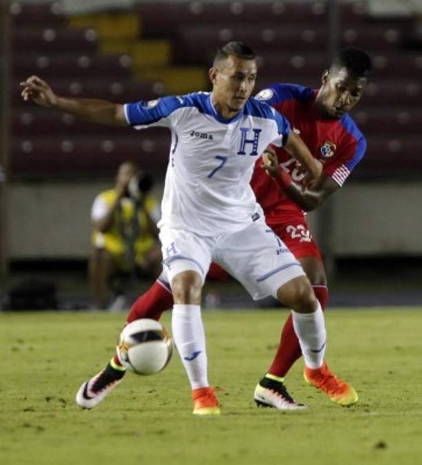 Donis Escober y Rony Martínez, los dos más destacados de Honduras contra Panamá
