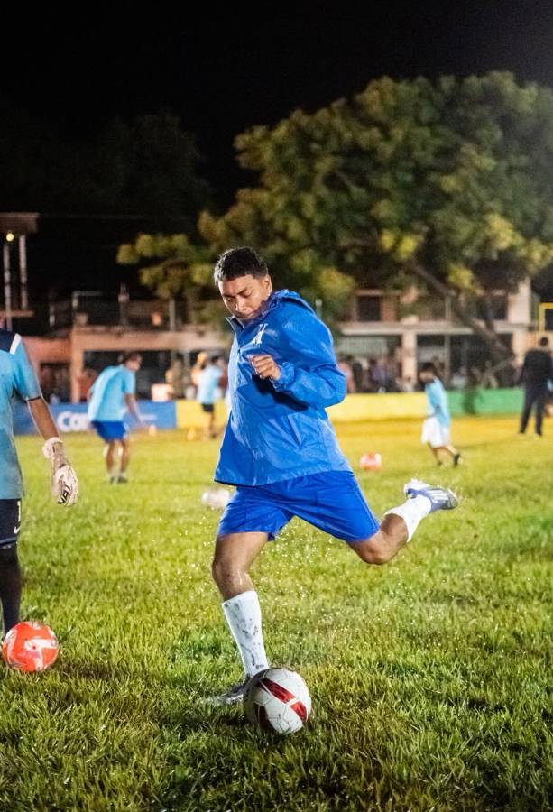 Supremo aparece de rodillas en el Municipal Ceibeño y Shin Fujiyama sorprende: concentración de los tiktokers de Honduras