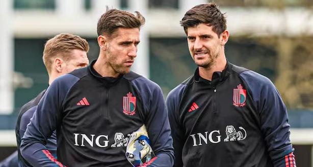 Casteels confirma su salida de la selección belga ante la inminente vuelta de Courtois.