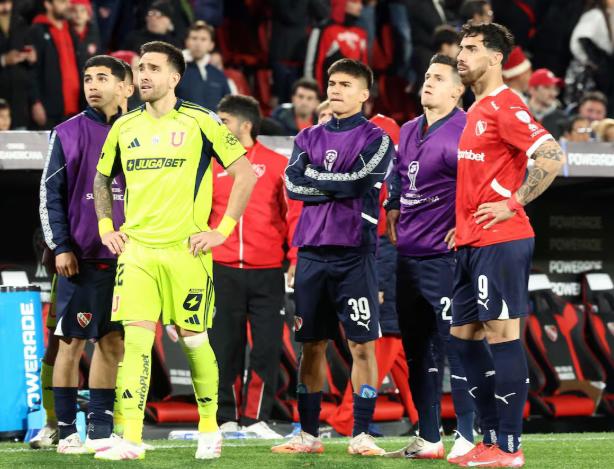 Terror en Argentina: graves heridos tras violentos ataques en el Independiente-U de Chile; aficionado saltó al vacío