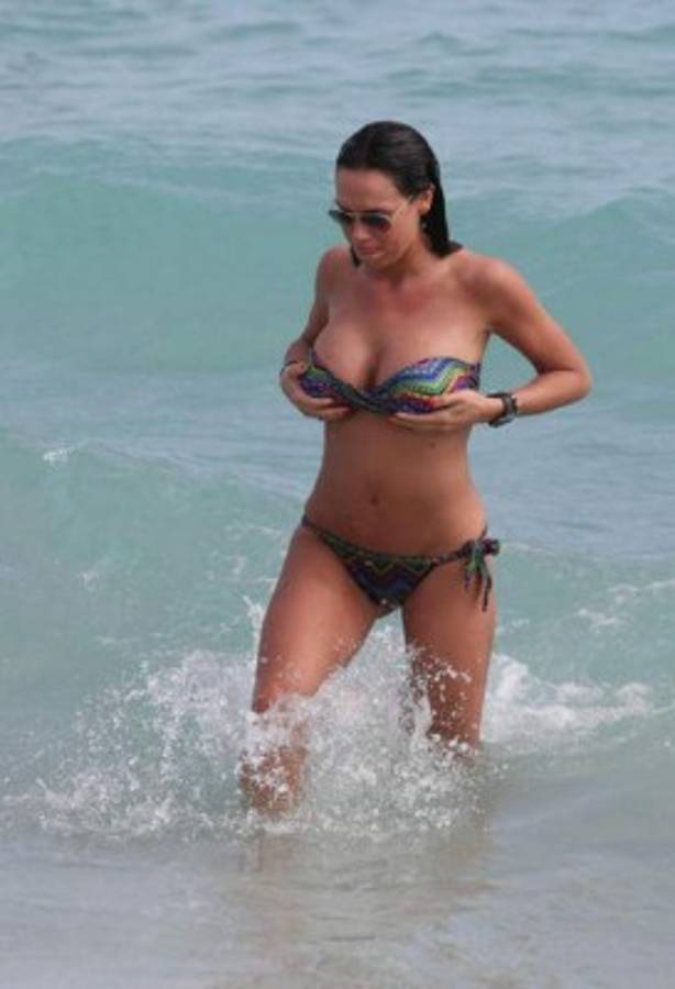 Nicole, la sexy chica que fue acusada de conseguirle mujeres a Silvio Berlusconi